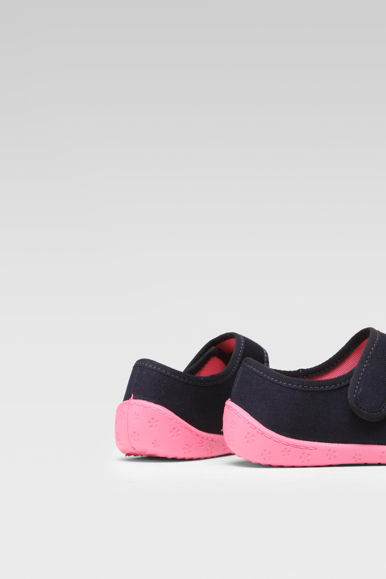 Kapcie MB MB 4R3/18B Granatowy