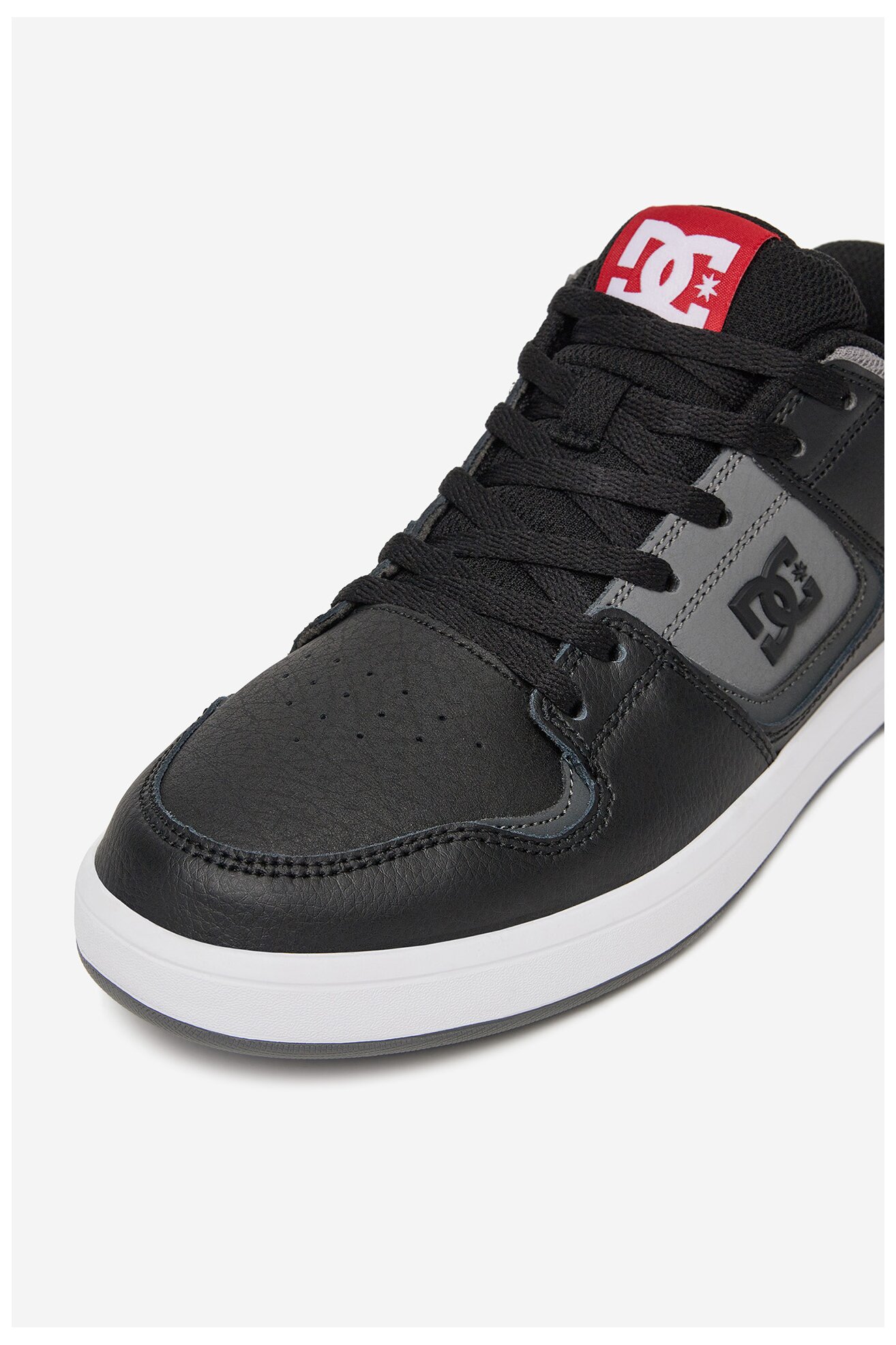 Спортни обувки DC Shoes CURE ADYS400073-BLG ЧЕРЕН