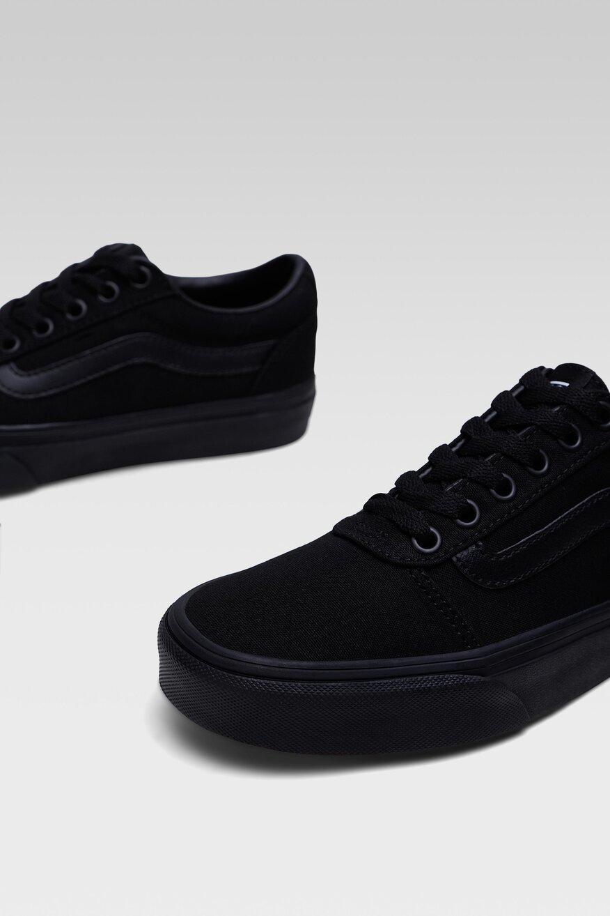 Vans - Trampki czarne sznurowane - 5904248602239