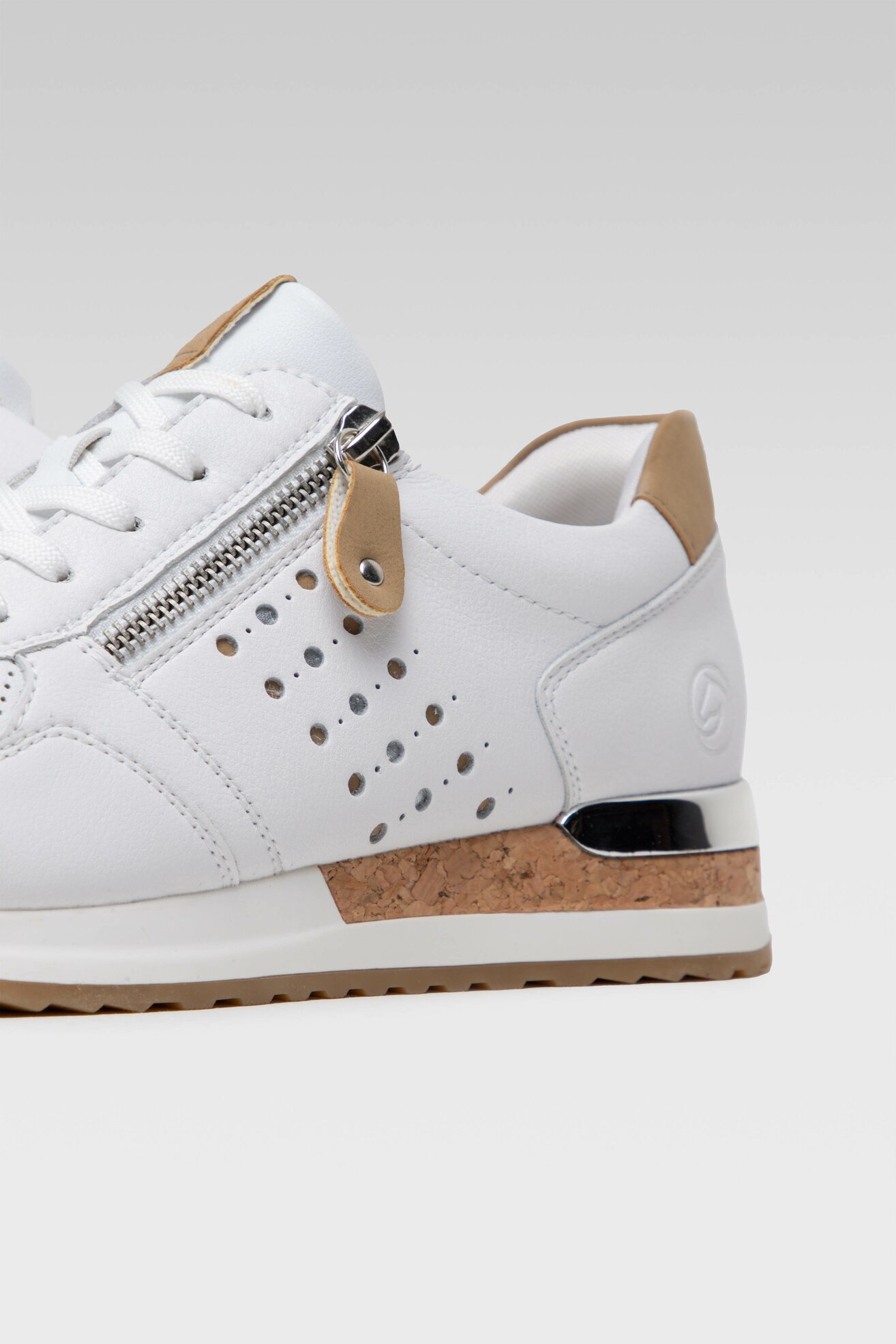 Tornacipő Remonte R2536-80 FEHÉR