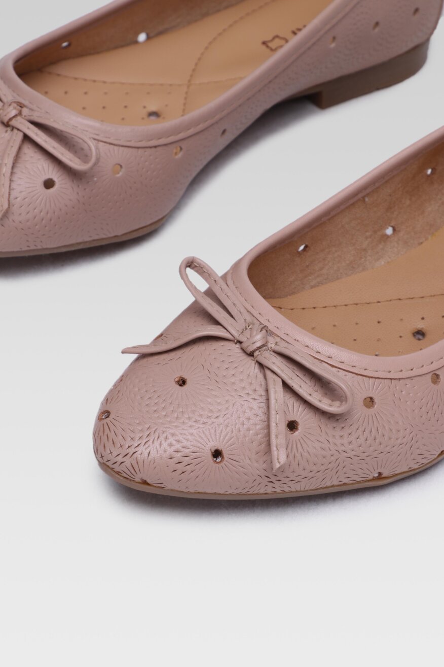 
                Lasocki - Skórzane baleriny ażurowe - 5903698569390