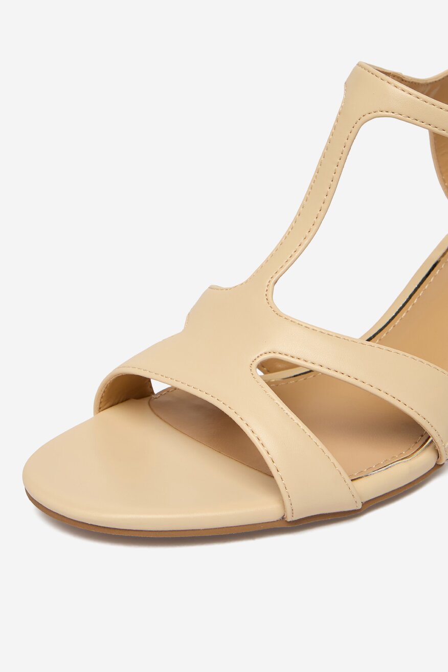 
                NINE WEST - Sandały na szpilce - 5906751116777