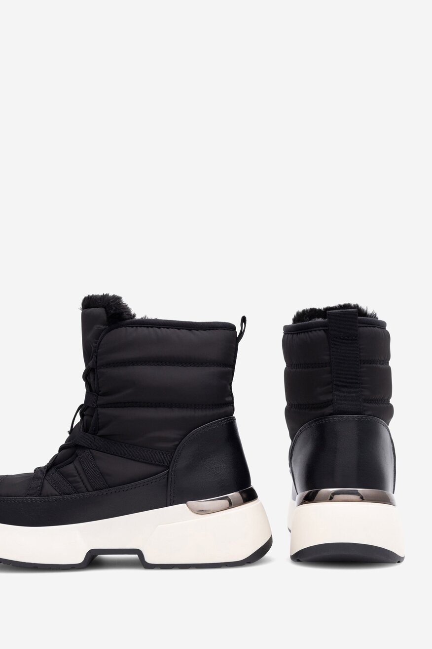 
                Bocanci DeeZee NEGRU - 5905588035084