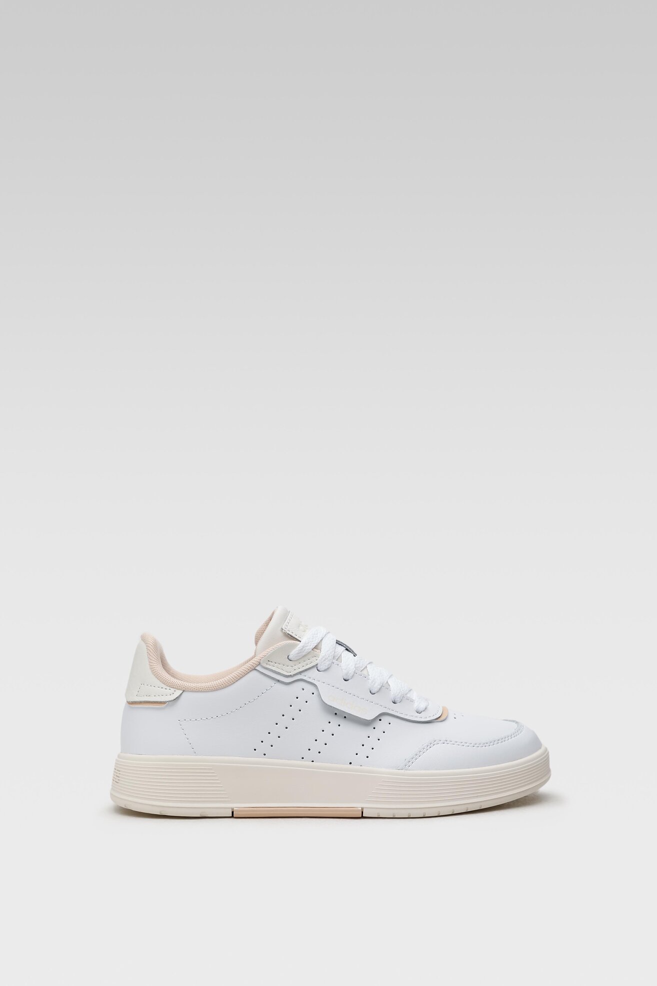 Obuwie sportowe adidas COURTPHASE GV7150 Biały