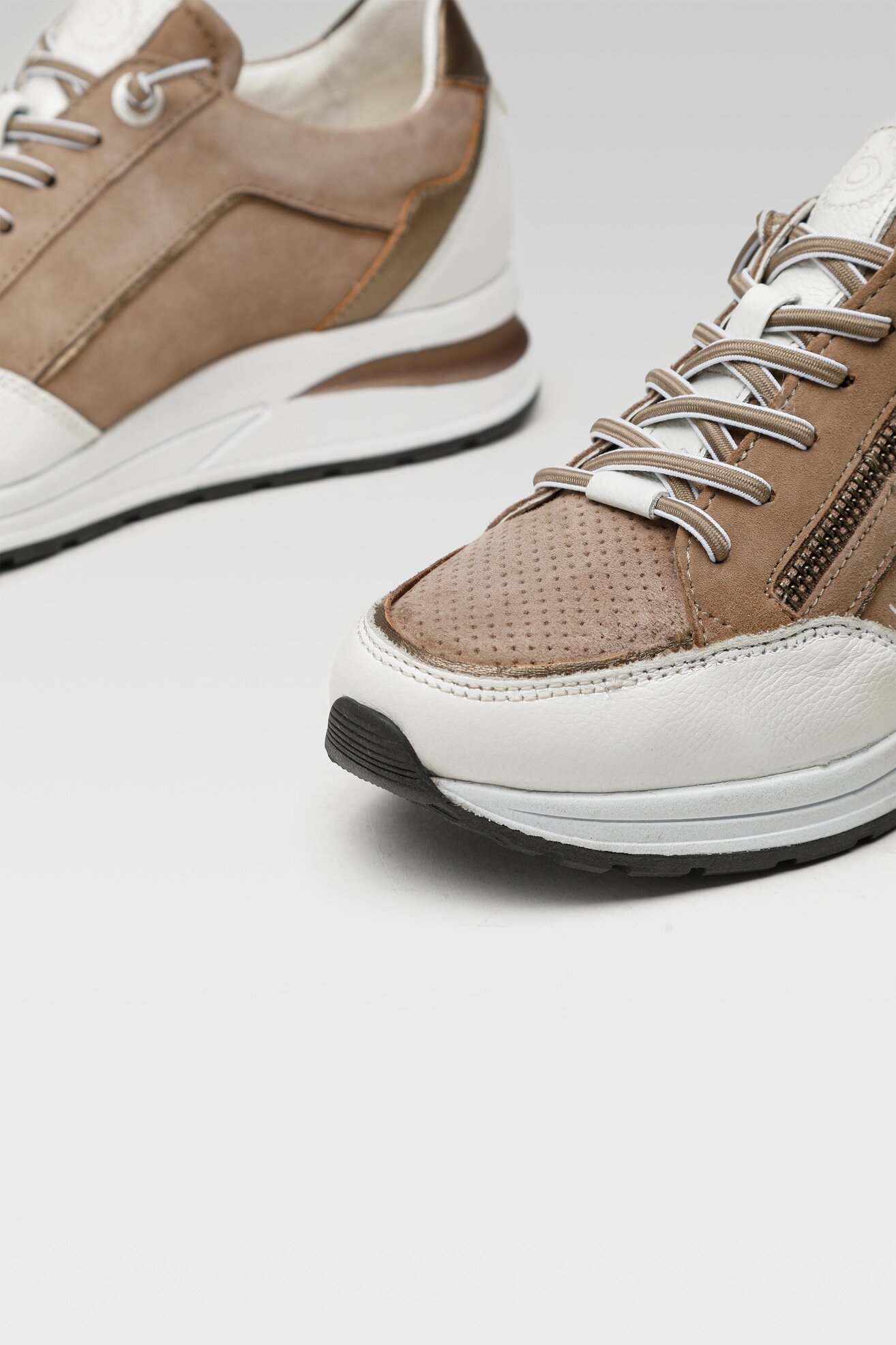 Półbuty Bugatti 412-A2T05-1040-2053 Beżowy