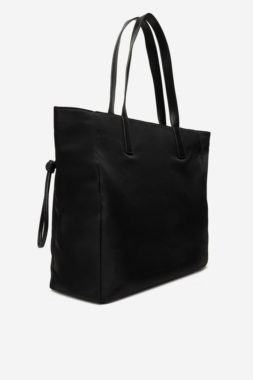 
                Kézitáska Mexx FEKETE - 5906751215470