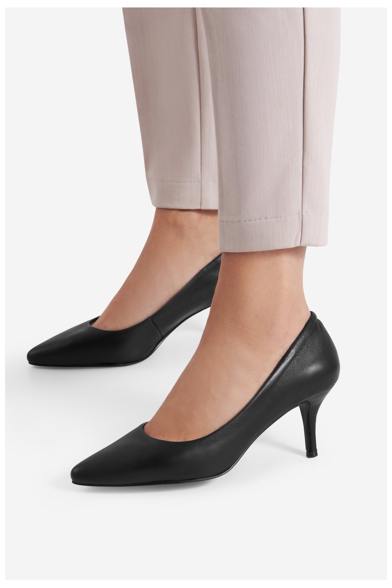 Körömcipő Lasocki WFA2922-1Z FEKETE