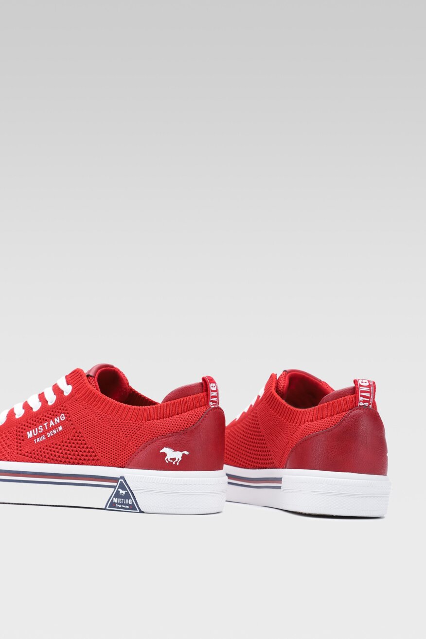 
                Vászoncipő Mustang PIROS - 5903698540078