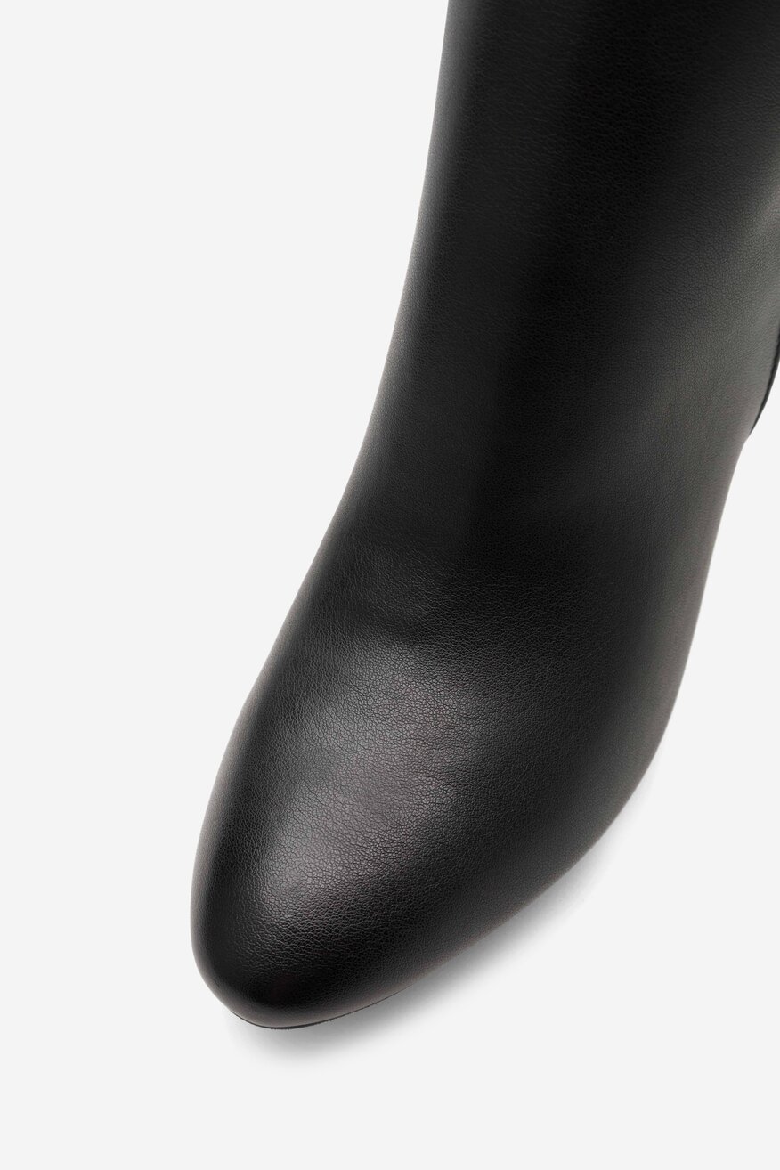 
                DeeZee - Kozaki na słupku - 5904862940366