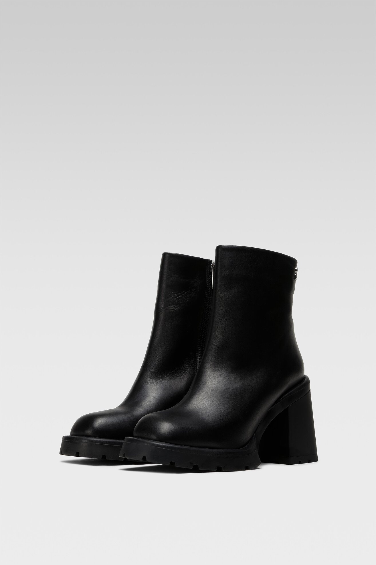 Botki SIMPLE SIMPLE-SL-18-02-000054 301 Czarny