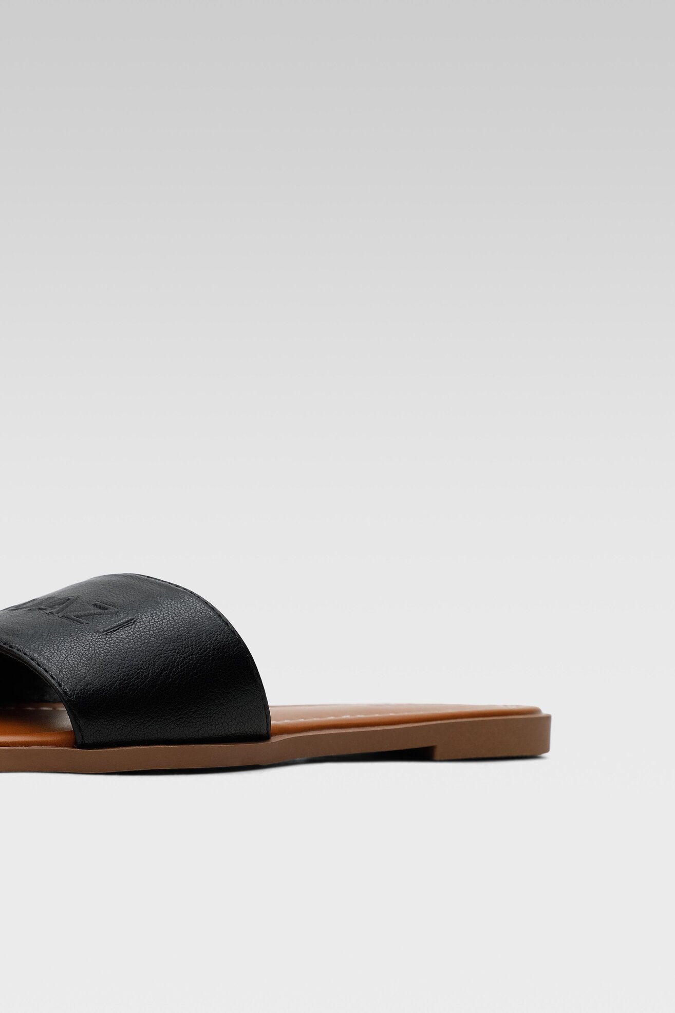 Klapki Quazi LS5694-03 Czarny