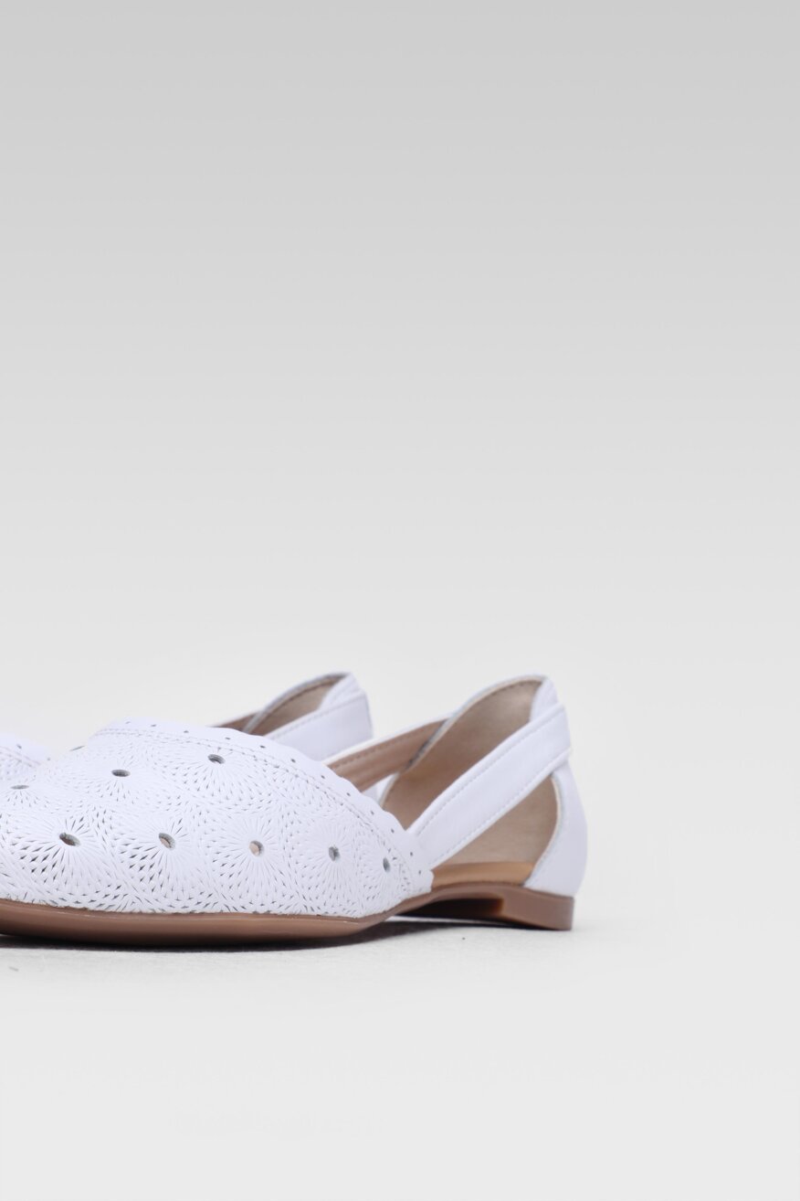 Lasocki - Skórzane baleriny białe - 5903698484877