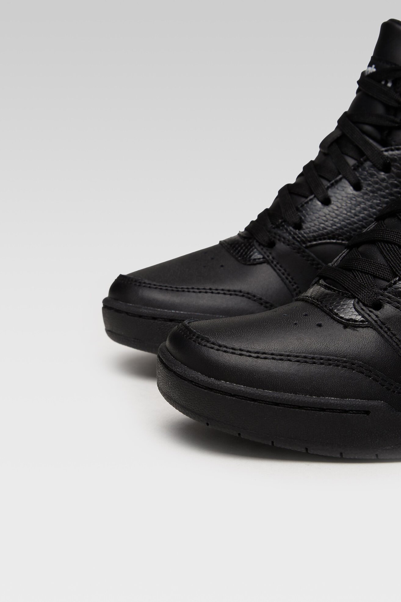 Obuwie sportowe Reebok BB4500 HI WEDGE HQ4514 Czarny