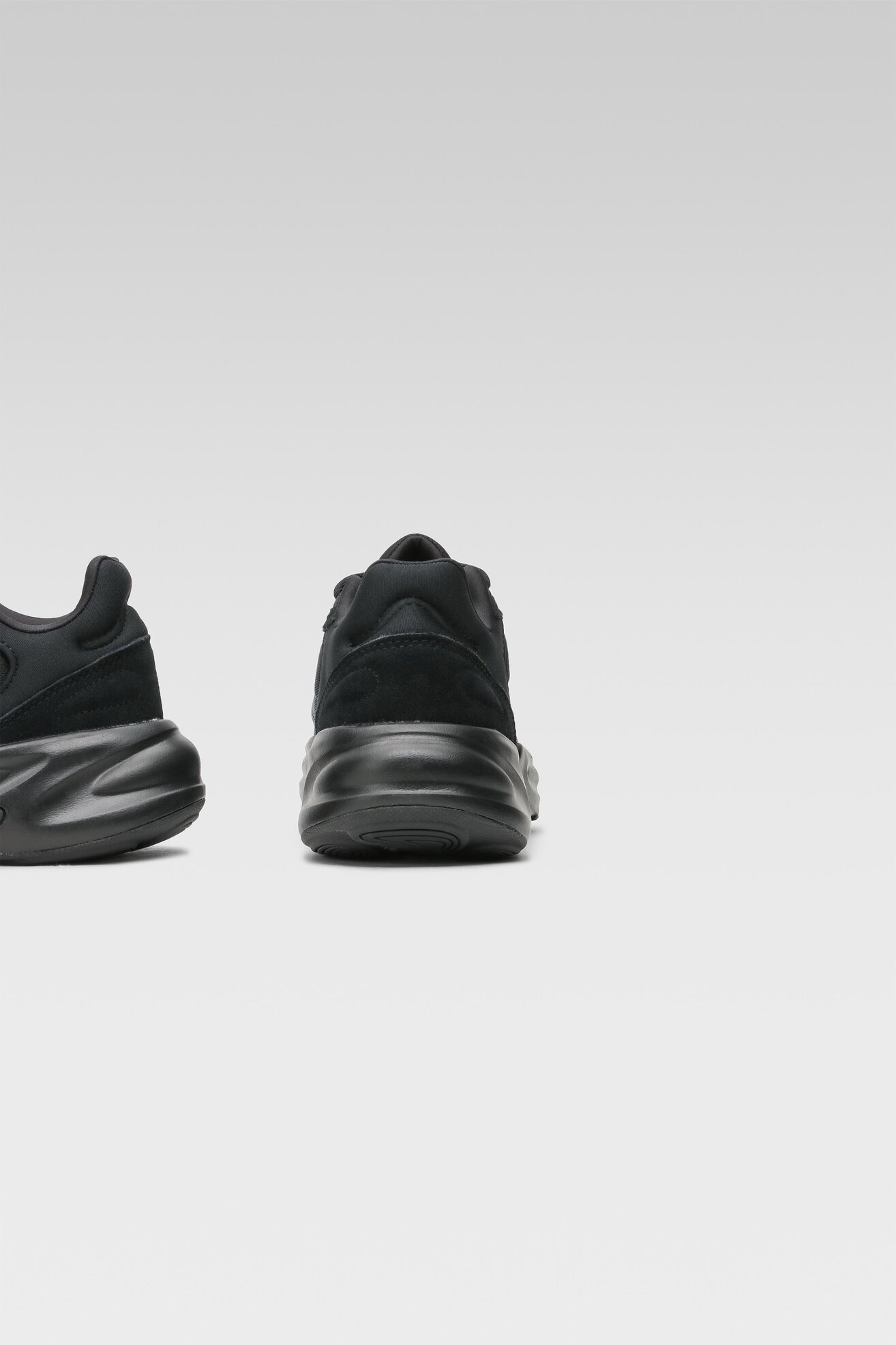 Încălțăminte sport adidas OZELLE GX6767 NEGRU