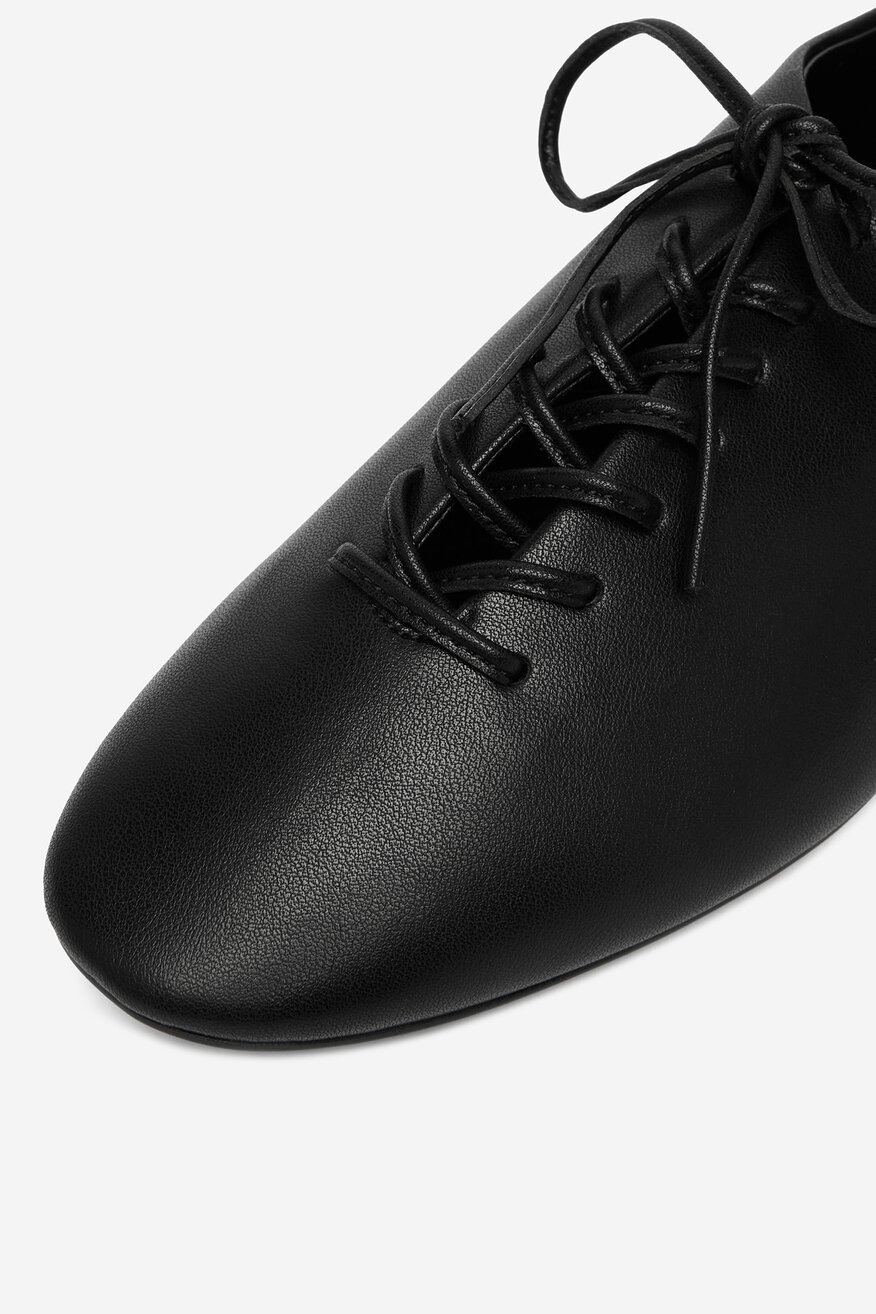 
                Напівчеревик Gino Rossi ЧОРНИЙ - 5906751989203