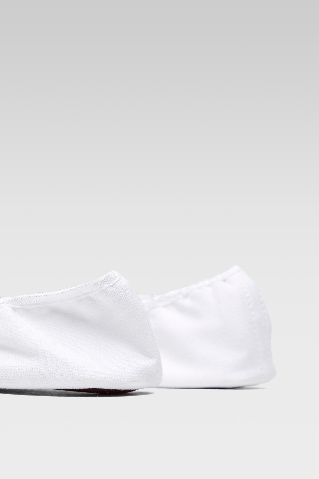 Kapcie MB 4BA1/1-28POIR Biały