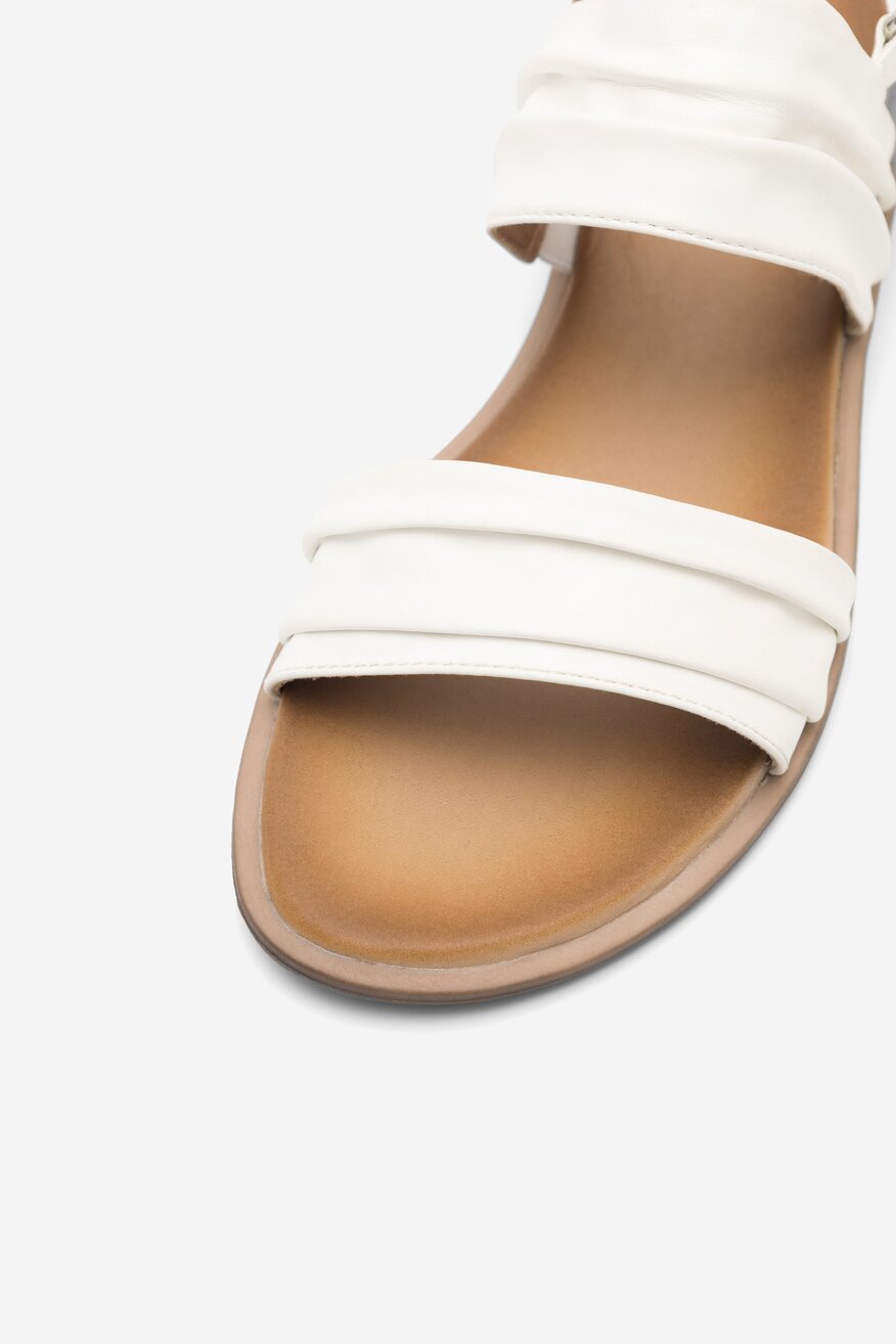 
                Сандали Clara Barson БЯЛ - 5904862839196