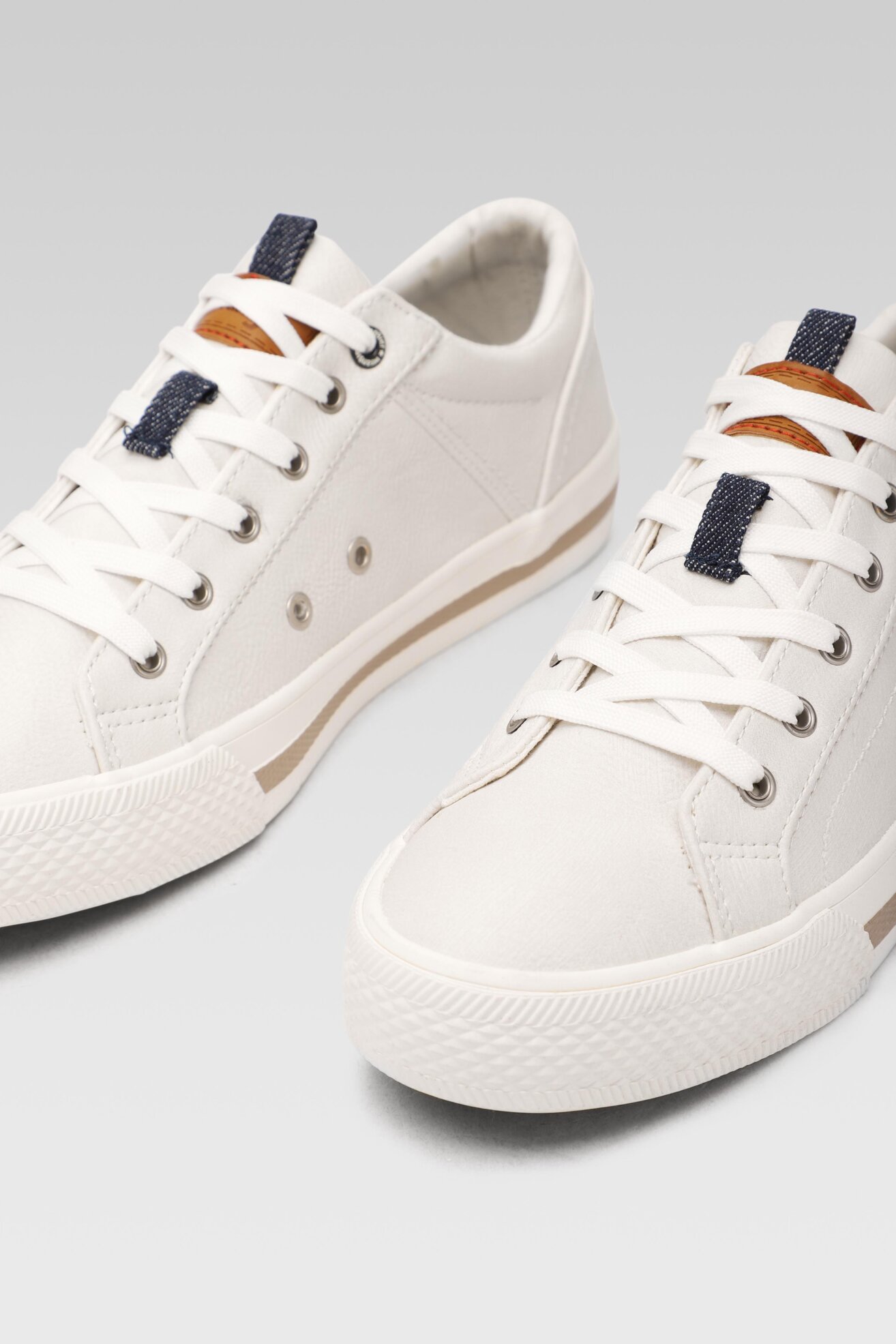 Półbuty Wrangler WM11121M Biały