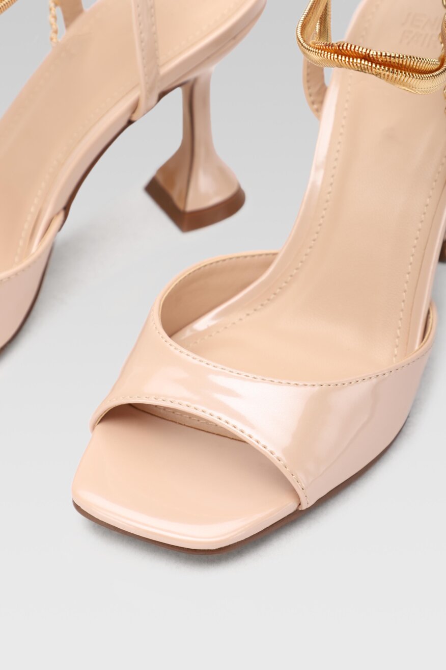 
                Jenny Fairy - Sandały na obcasie beżowe - 5903698706559