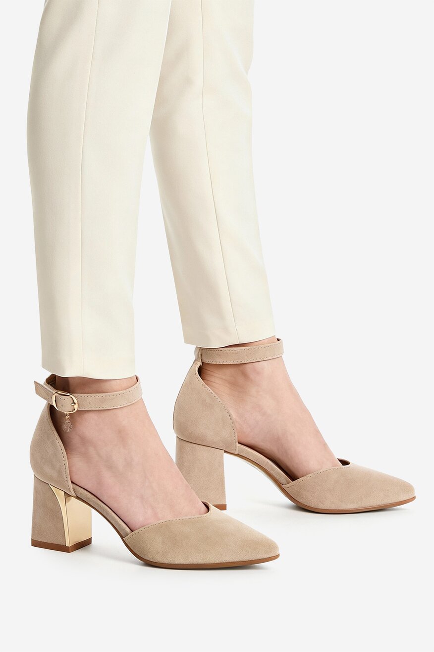 
                Körömcipő Lasocki BÉZS - 5906751572993