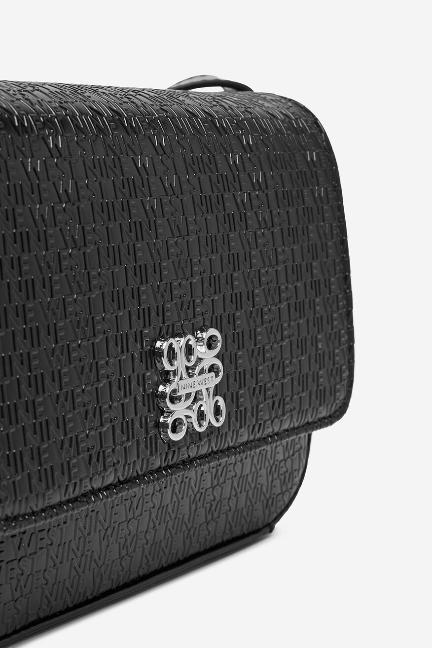 
                Дамска чанта NINE WEST ЧЕРЕН - 5906751396483