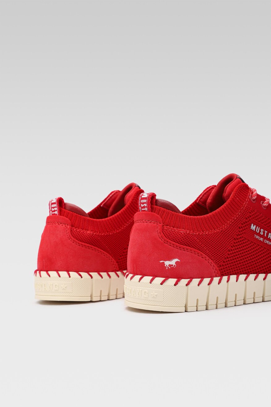 
                Félcipő Mustang PIROS - 5903698551074