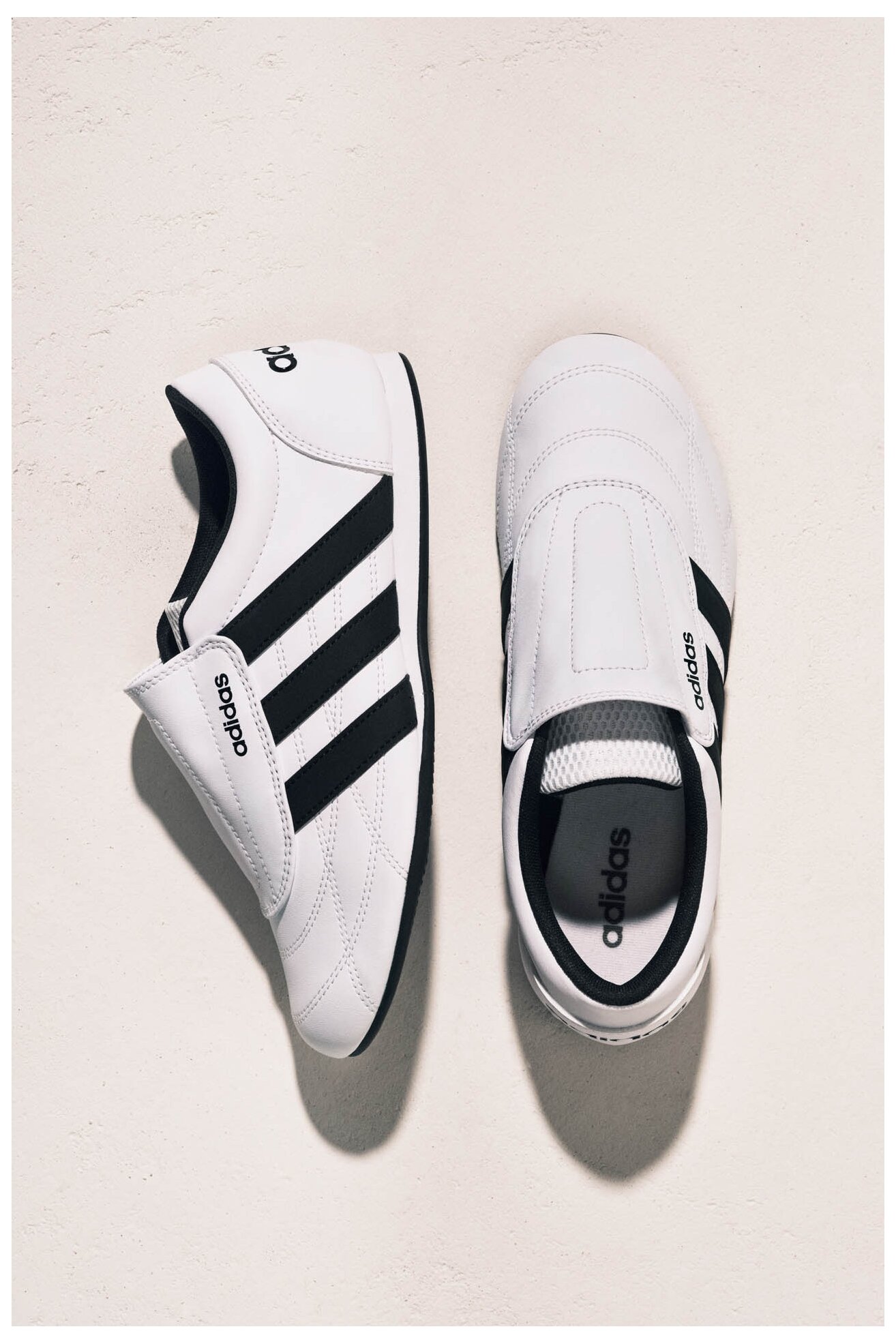 Încălțăminte sport adidas TEKWEN JS3870 ALB