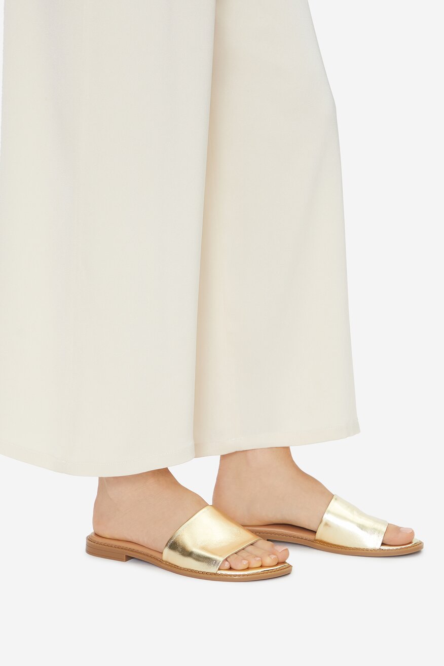 
                Шльопанець Lasocki ЗОЛОТИЙ - 5906751917954