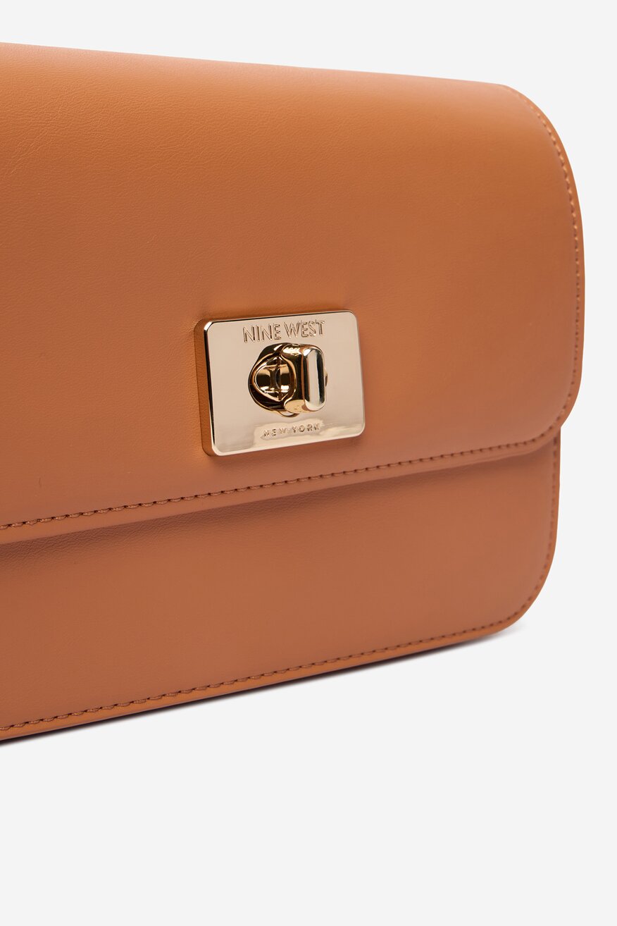 
                Дамска чанта NINE WEST КАМЕЛ - 5906751543450