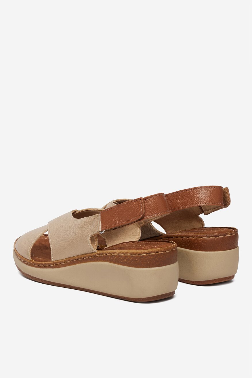 
                Сандалі Lasocki БЕЖЕВИЙ - 5906751856154