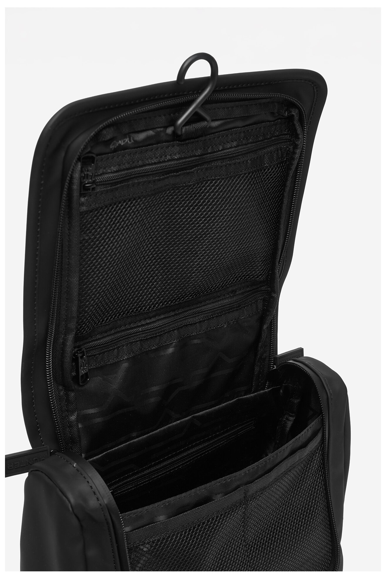 Kosmetyczka HUNTER CWBEO-HTR-U1-001-SS26 Czarny