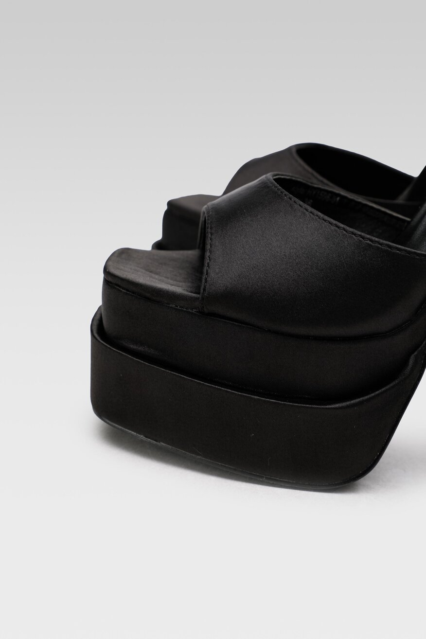 
                Jenny Fairy - Sandały czarne - 5904862407760