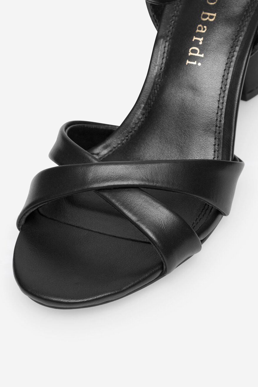 
                Сандали Sergio Bardi ЧЕРЕН - 5905588349990