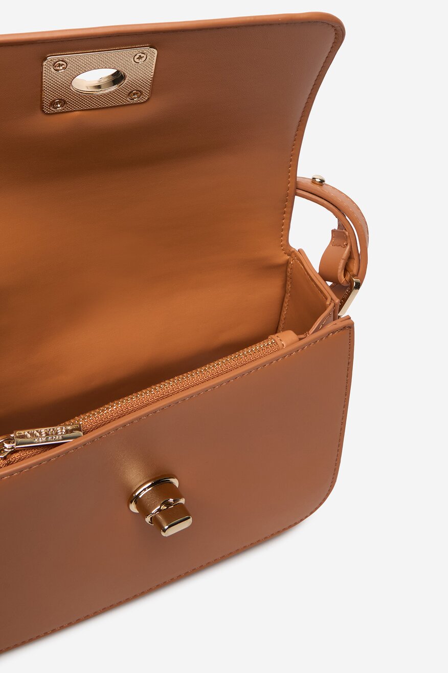 
                Дамска чанта NINE WEST КАМЕЛ - 5906751543450