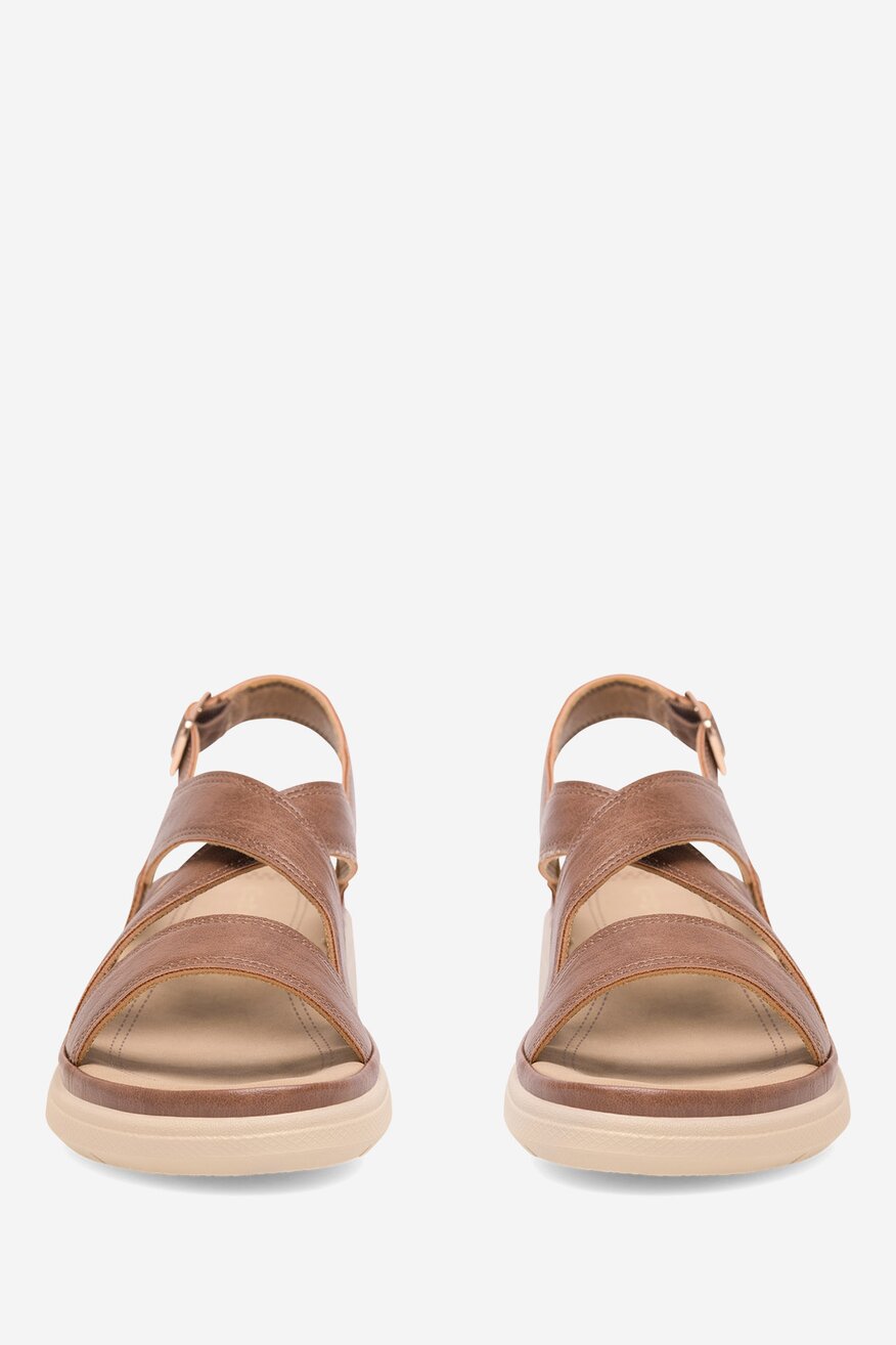 
                Clara Barson - Sandały na koturnie - 5905588589655