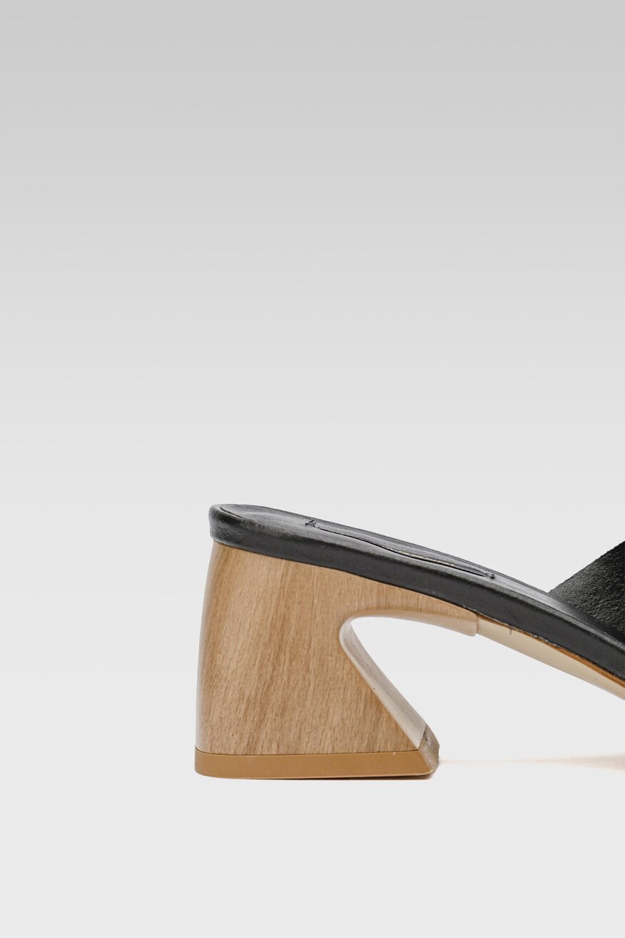 
                Gino Rossi - Skórzane klapki czarne - 5904248566968