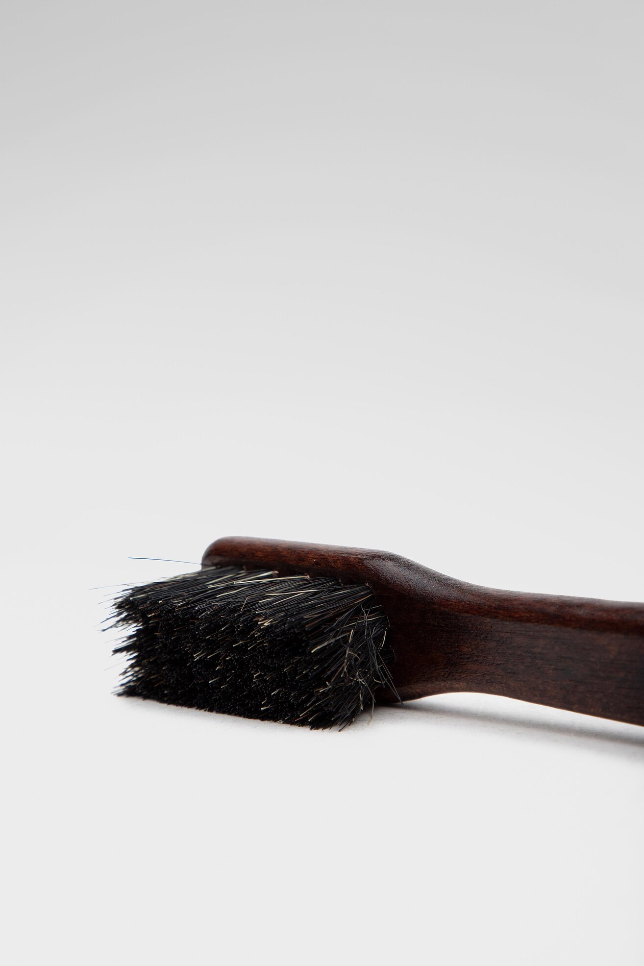 Četka za poliranje obuće Coccine SZCZOTKA MAZAK Z WŁOSIA KOŃSKIEGO CIEMNY ORZECH BRAON