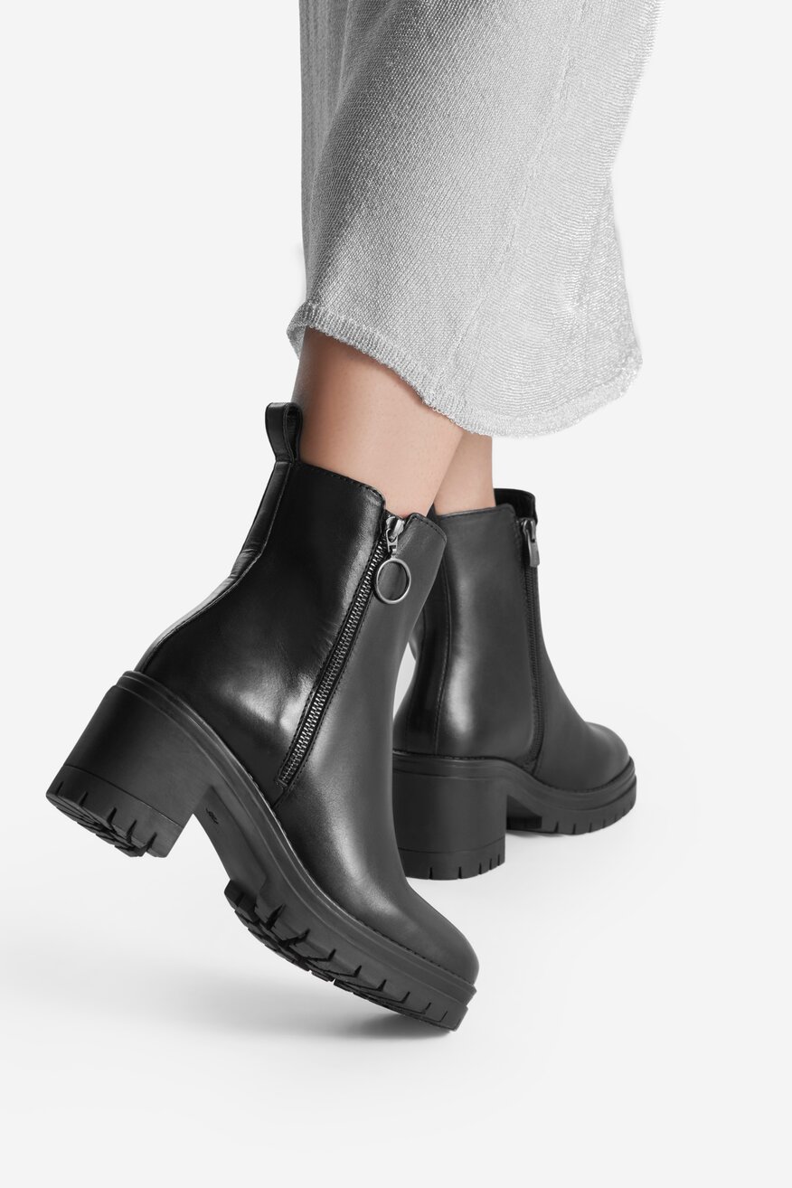 
                Bokacsizma Lasocki FEKETE - 5903419555442