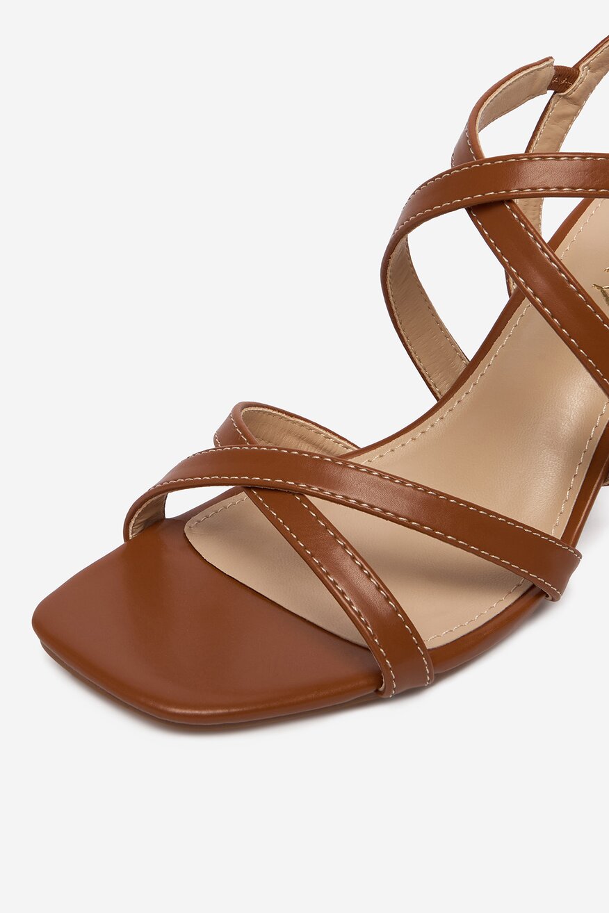 
                Сандалі Jenny КОРИЧНЕВИЙ - 5906751876077