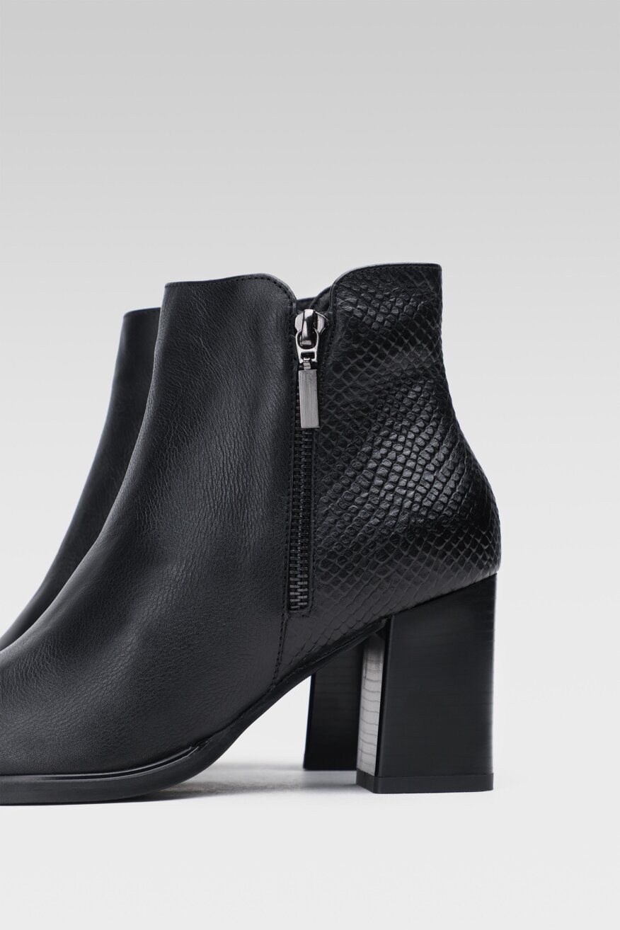 
                Lasocki - Skórzane botki na obcasie - 5904248010249