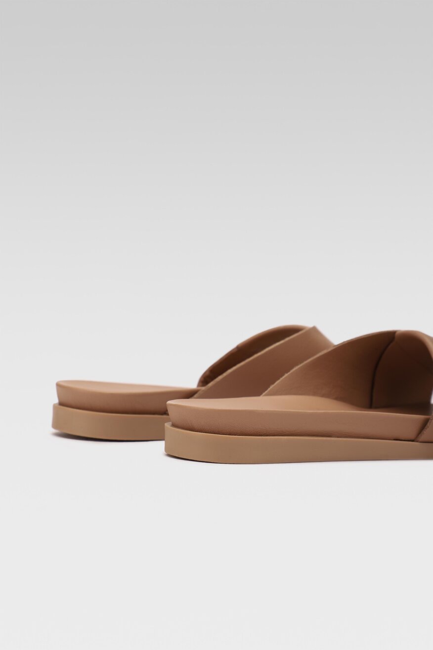 Gino Rossi - Skórzane klapki beżowe - 5903698470665