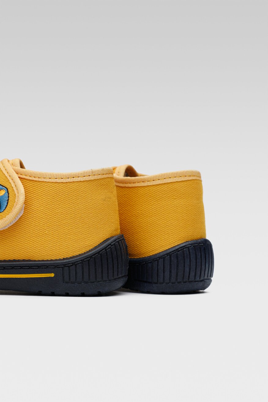 MB - Kapcie z printem żółte - 5904248834722