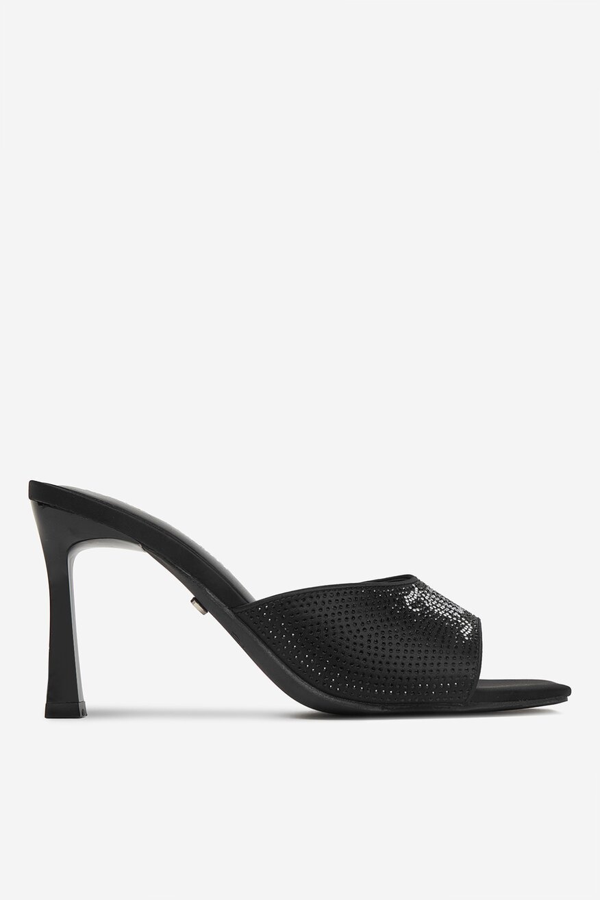 
                Шльопанець Juicy Couture ЧОРНИЙ - 5907964041146