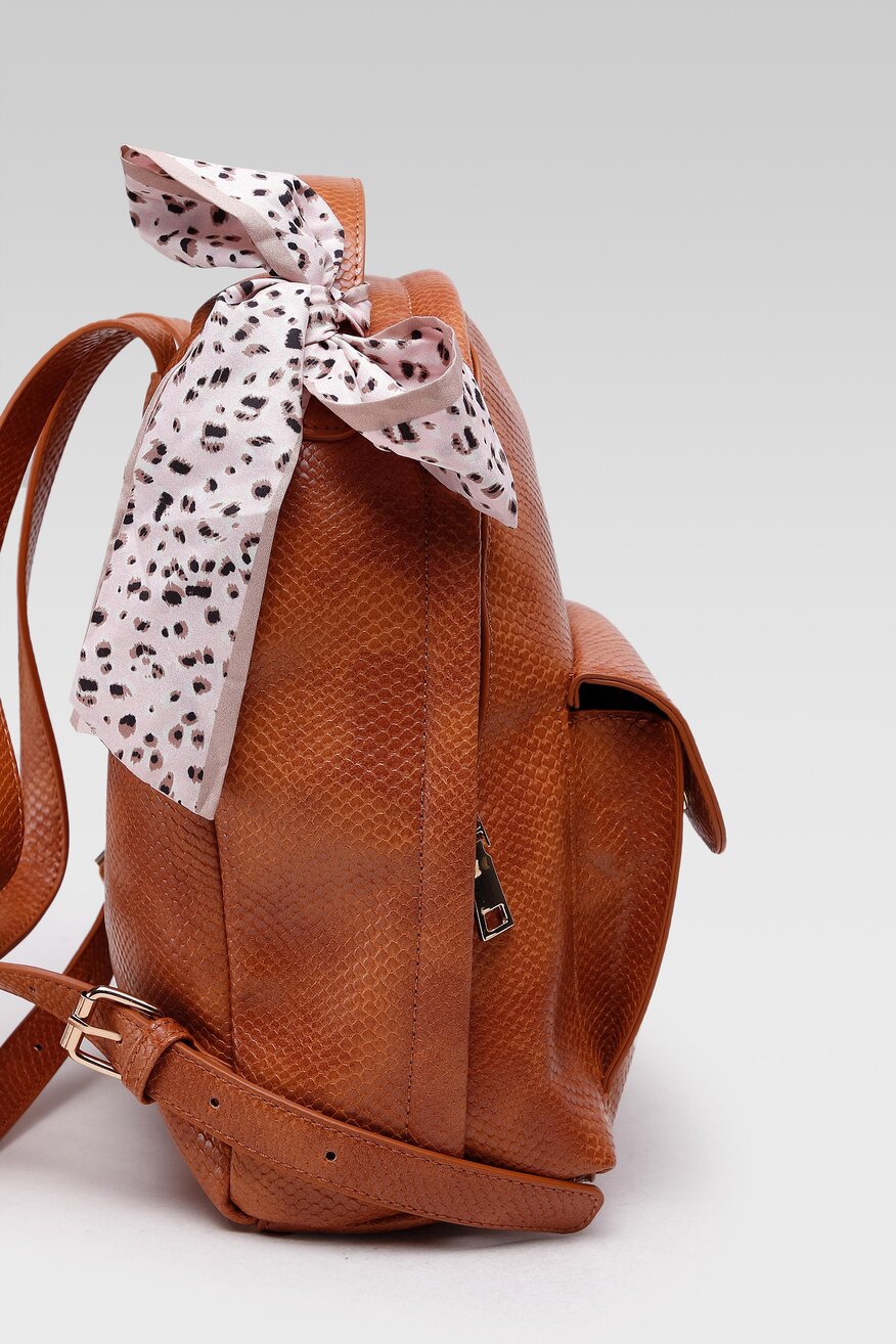 
                Jenny Fairy - Plecak z aplikacją brązowy - 5904248165345