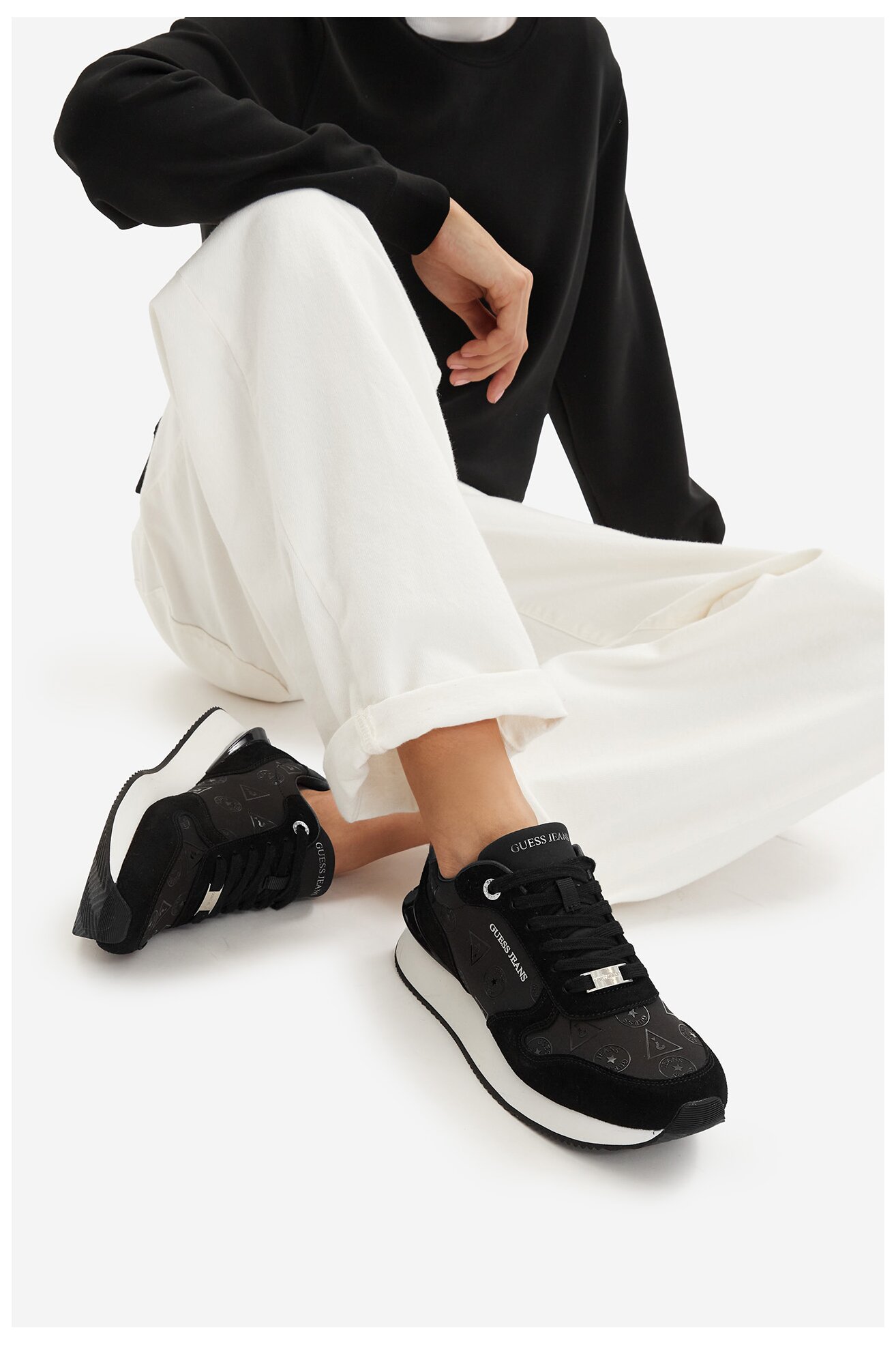 Кросівки GUESS JEANS CWBEO-K250087 ЧОРНИЙ