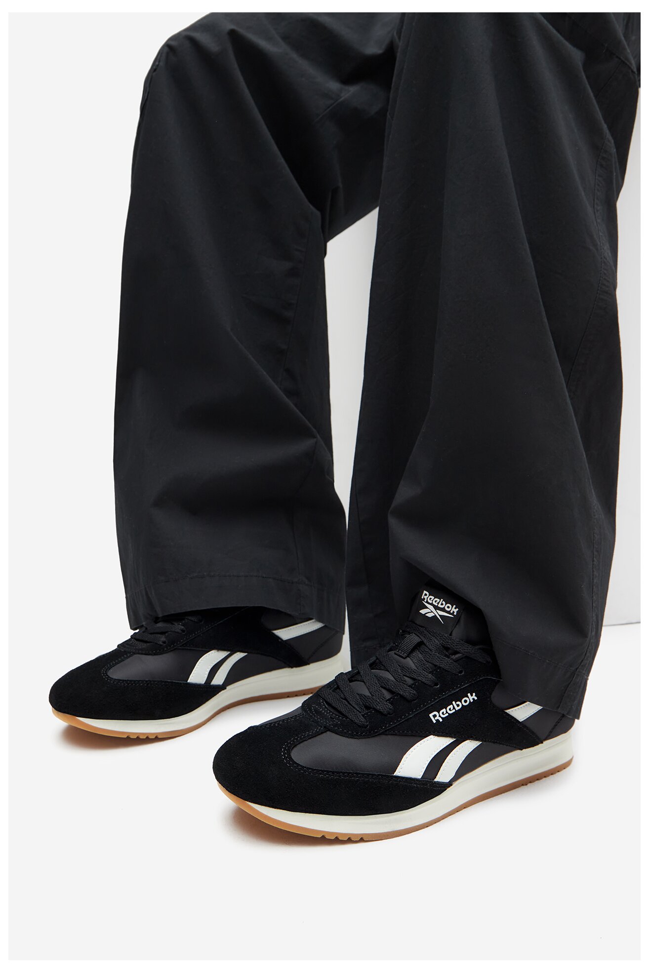 Кросівки спортивні Reebok FIORI AR30309MBWT ЧОРНИЙ