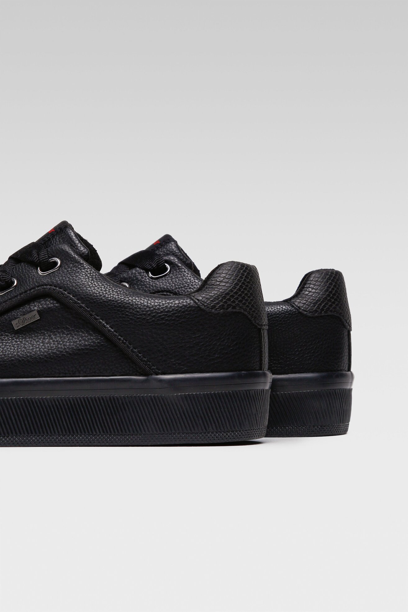 Sneakers S.Oliver RED LABEL 5/5-23614/28 Czarny