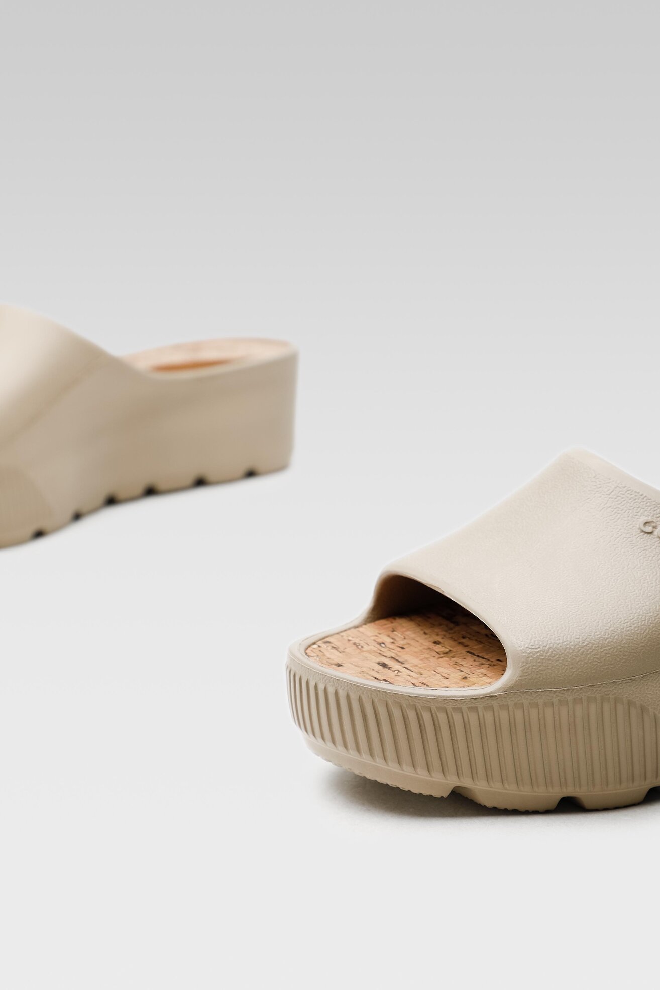 Klapki basenowe Coqui 1442-102-7000 Beżowy