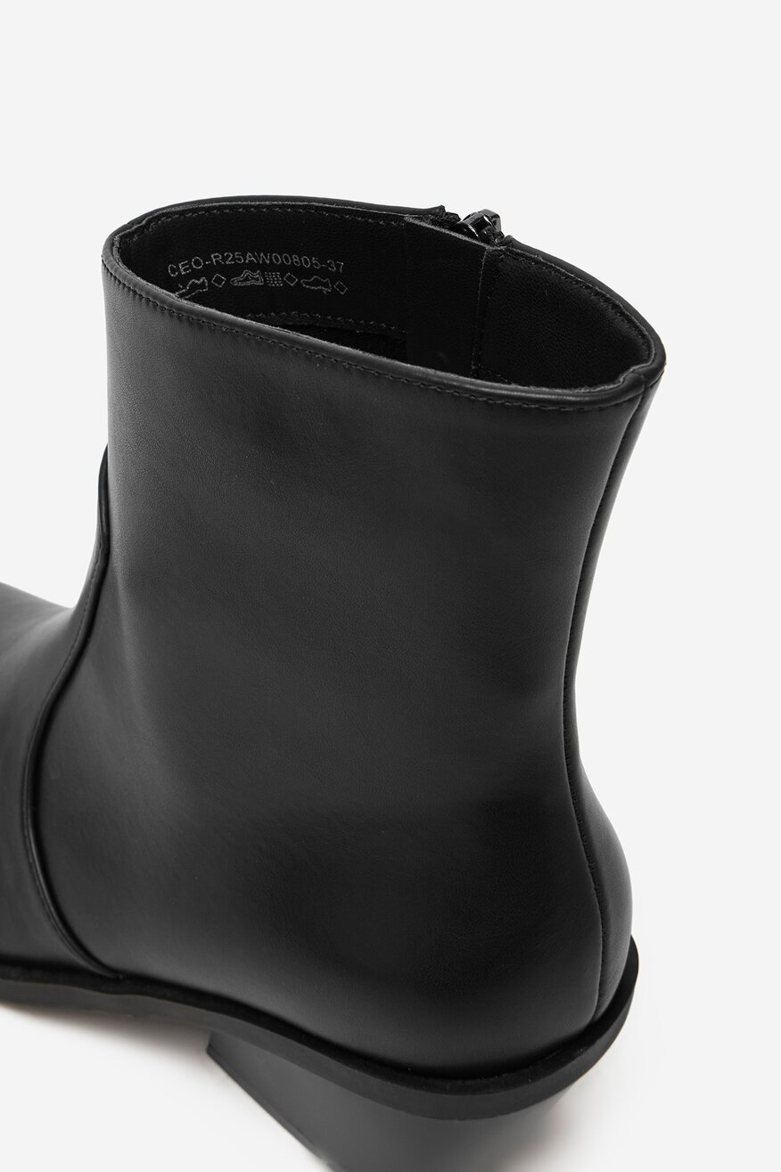 
                Боти Jenny ЧЕРЕН - 5906751346372