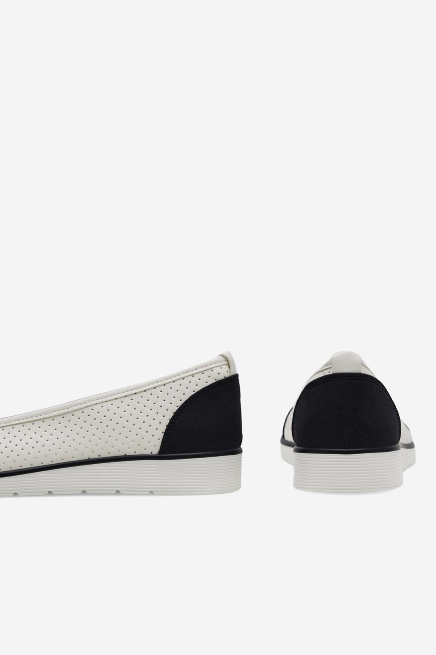 
                Clara Barson - Baleriny na koturnie - 5905588300519